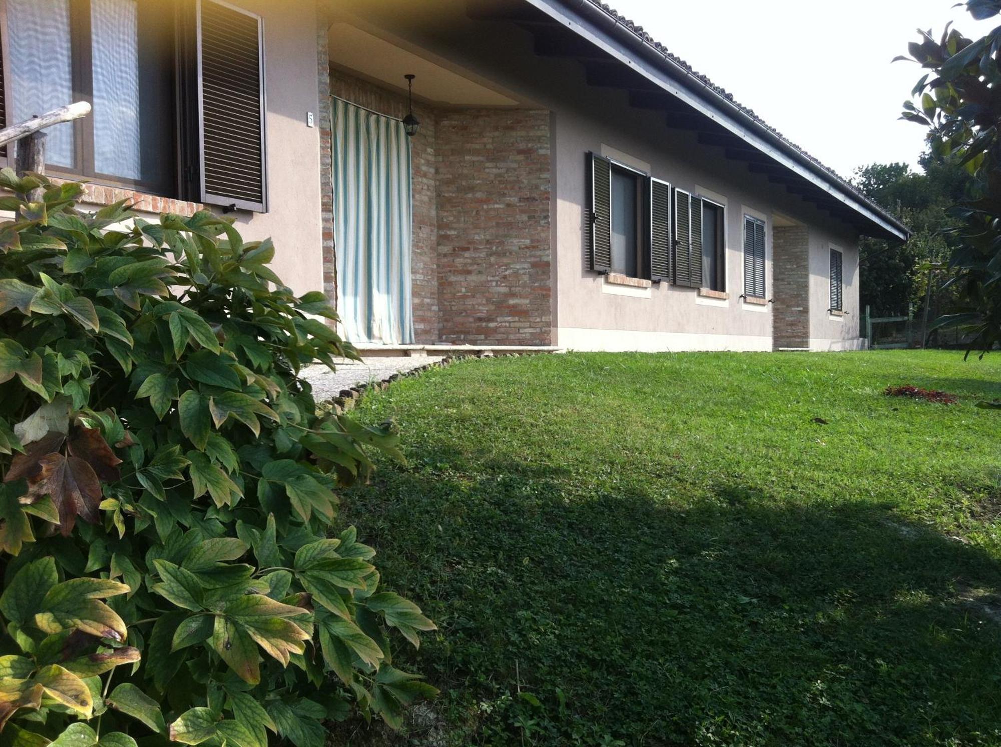 Agriturismo Bottega Di Rosanna Castagnole delle Lanze Zimmer foto